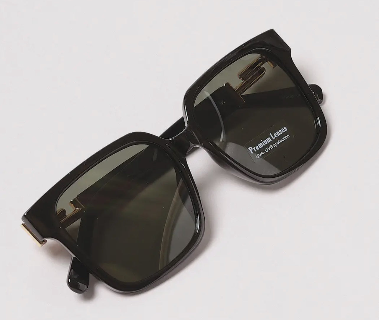 Casual Rectangular Bold Frame Sunglasses