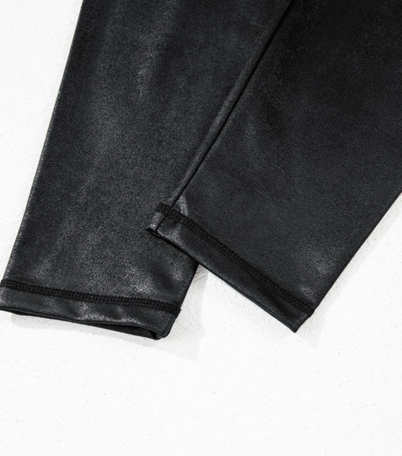 Black V Crossover High Waist Pocketed Leggings