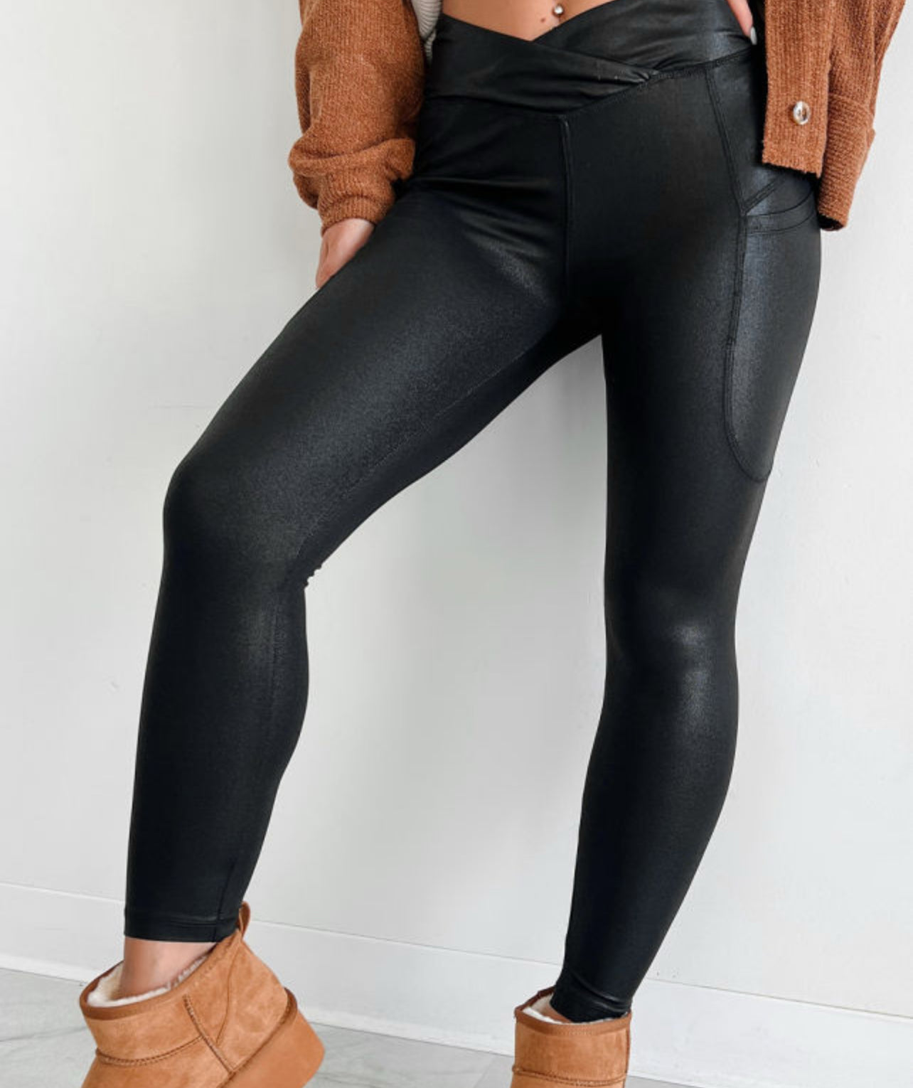 Black V Crossover High Waist Pocketed Leggings