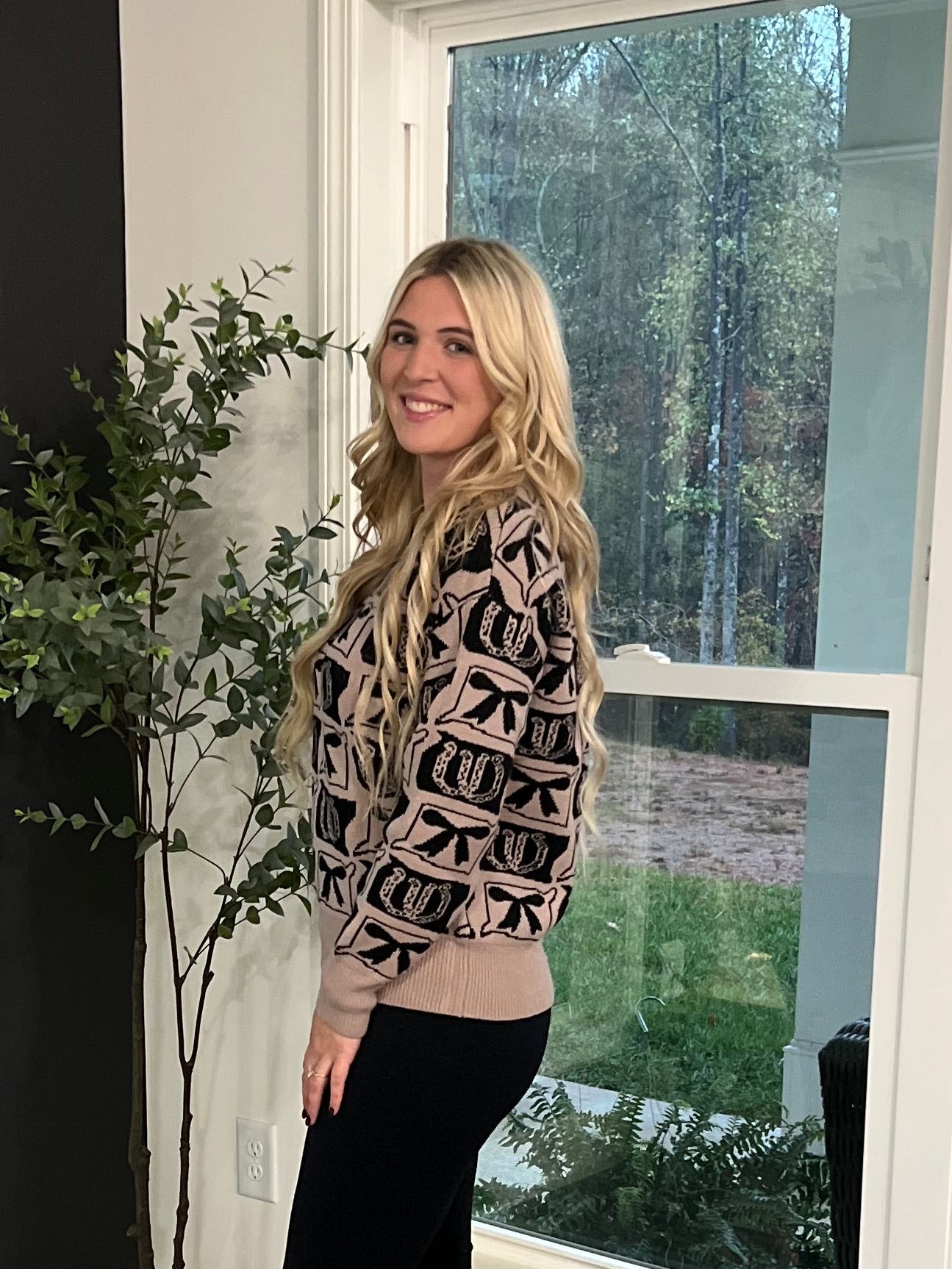 Tiffany Black Bows and Horseshoe pattern western sweater