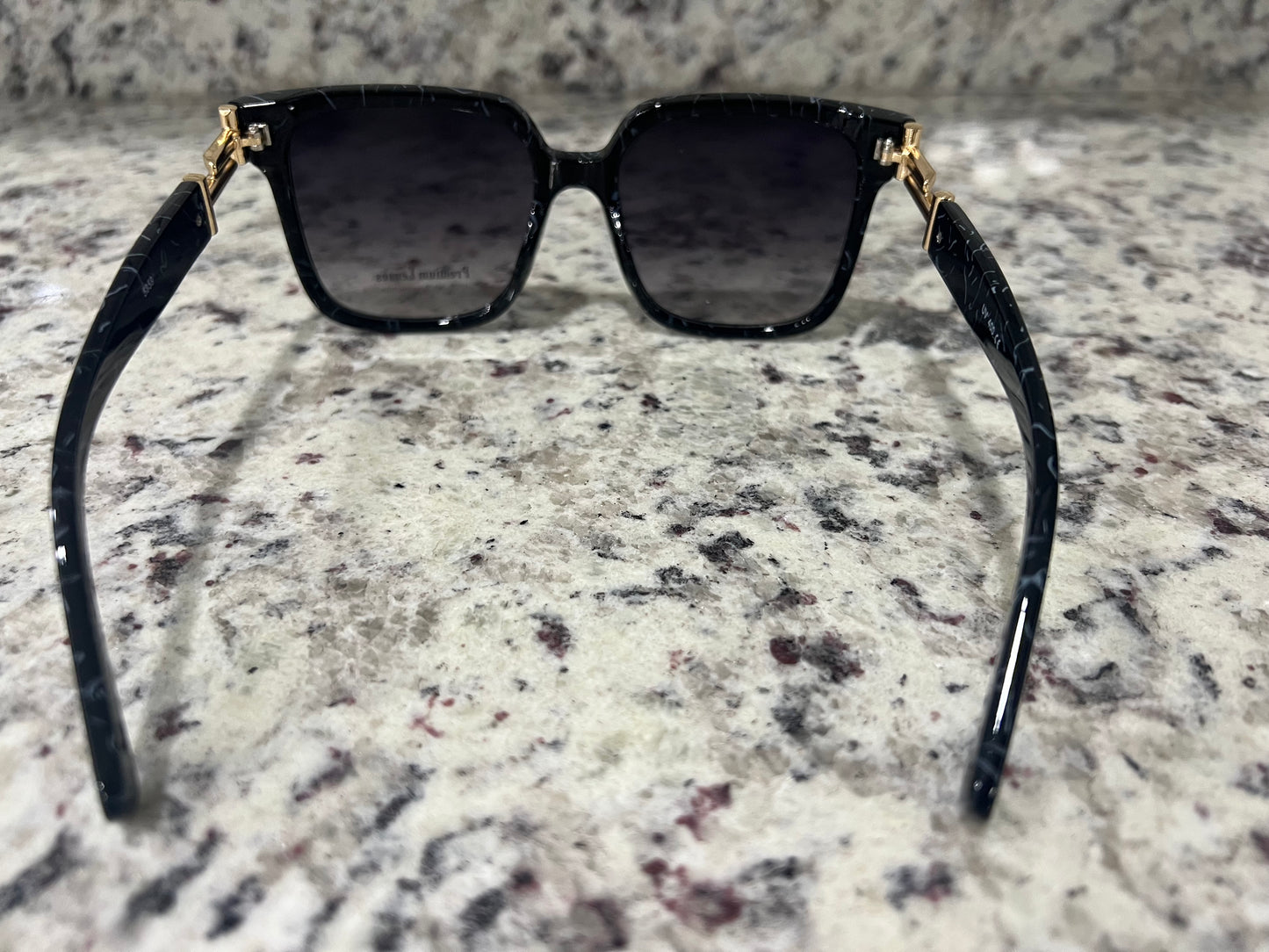 Casual Rectangular Bold Frame Sunglasses