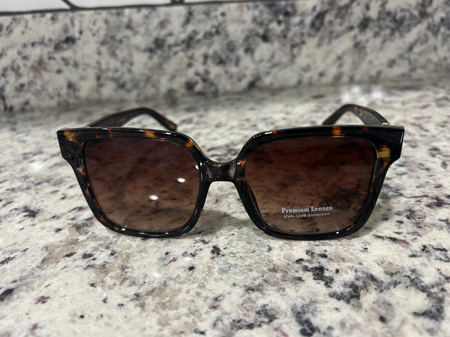 Casual Rectangular Bold Frame Sunglasses