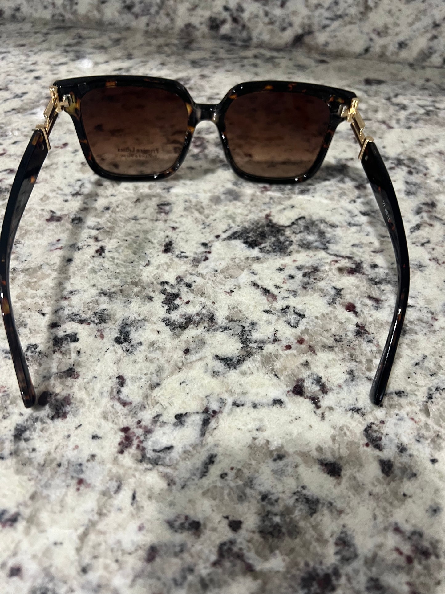 Casual Rectangular Bold Frame Sunglasses