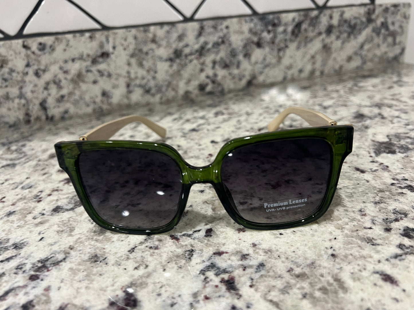 Casual Rectangular Bold Frame Sunglasses